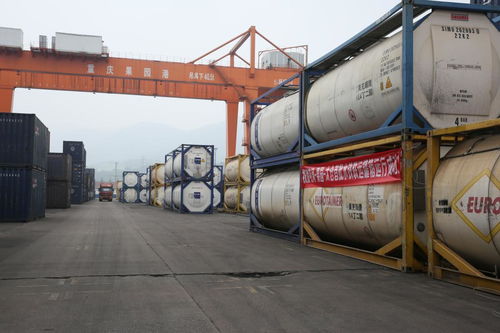 果園件散貨公司首批罐式集裝箱下水業務正式啟動